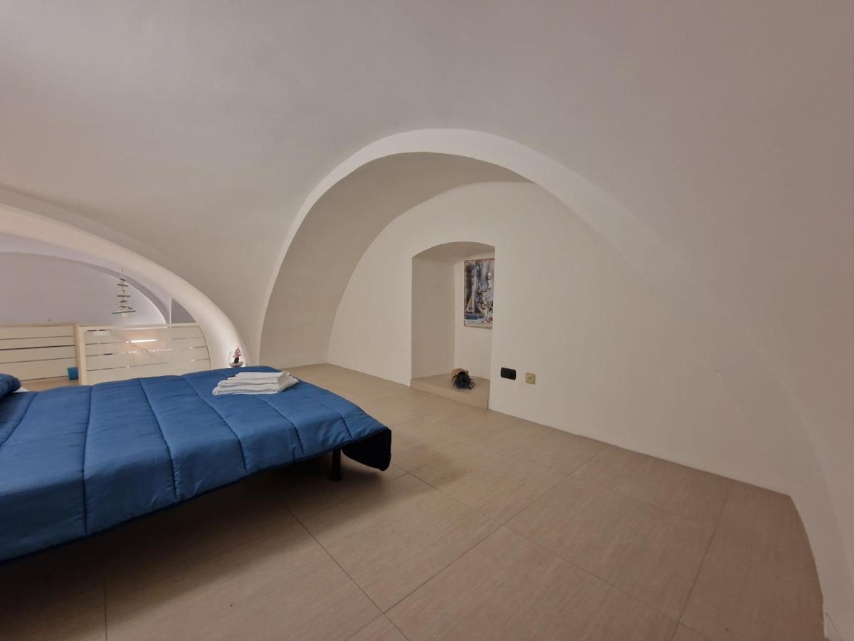 Polignano A Mare: Sulla Piazza Di Domenico Modugno Villa Kültér fotó
