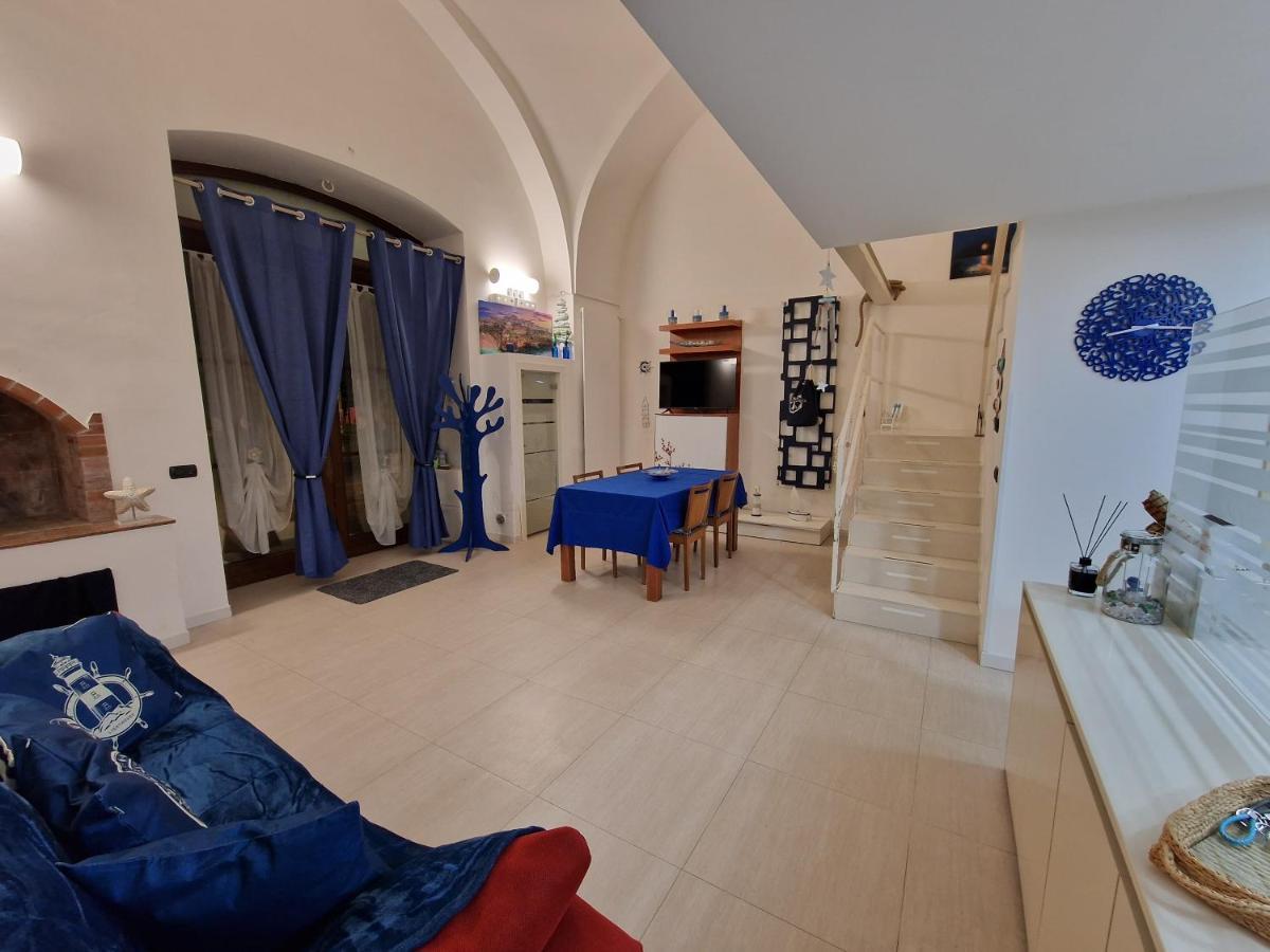 Polignano A Mare: Sulla Piazza Di Domenico Modugno Villa Kültér fotó