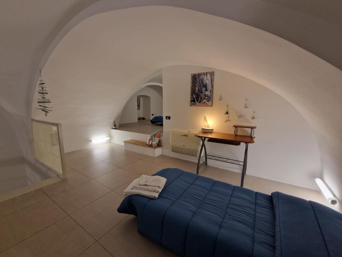 Polignano A Mare: Sulla Piazza Di Domenico Modugno Villa Kültér fotó