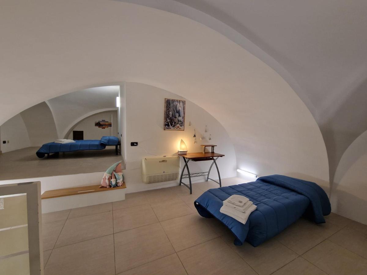 Polignano A Mare: Sulla Piazza Di Domenico Modugno Villa Kültér fotó