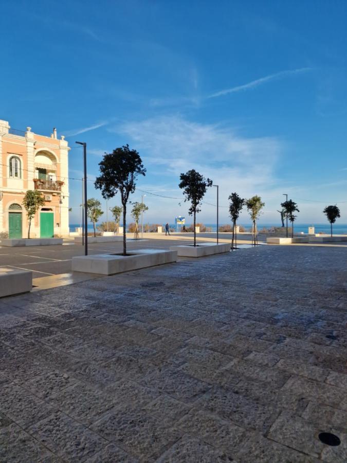 Polignano A Mare: Sulla Piazza Di Domenico Modugno Villa Kültér fotó